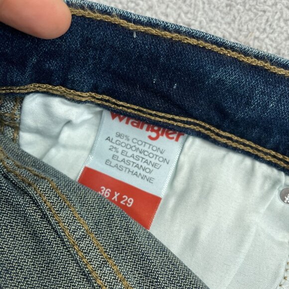 NEW Wrangler Men's Size 36x29 Relaxed Fit Jeans Dark Blue Cotton & Elastane - Picture 6 of 7